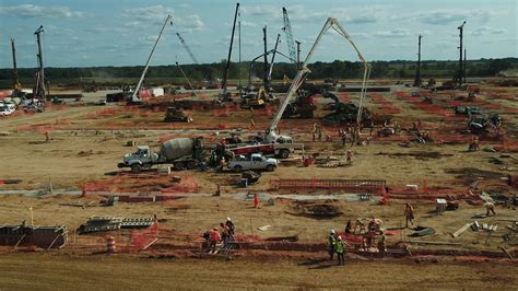 Ford begins construction on $5.6 billion Tennessee electric truck ...