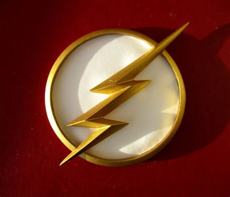 CW The Flash chest resin emblem season 1 234 ULTIMATE