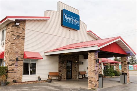 Travelodge by Wyndham Escanaba | Escanaba, MI Hotels