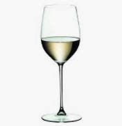 Glass of White Wine – Vino de Oro
