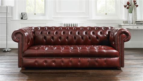 21 Living Room Tufted Leather Sofa Designs