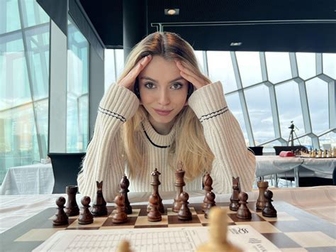 Anna Cramling : r/GirlsfromChess