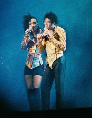 A Live Performance Of "I Just Can't Stop (Loving You)" - Michael Jackson Photo (35932554) - Fanpop