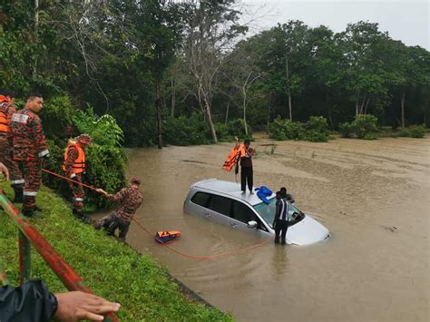 Malaysia – Floods in Johor and Pahang After 430mm of Rain in 24 Hours ...