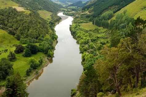 New Zealand Welcomes A Mighty River To Personhood | HuffPost