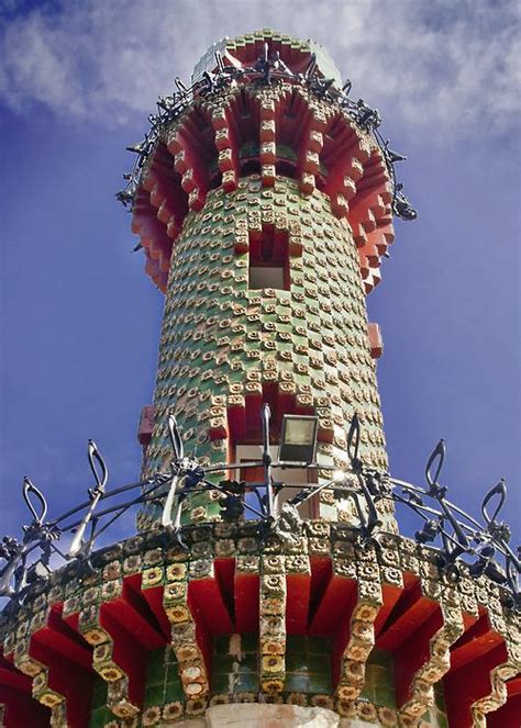 saenzdesantamaria: El Capricho (exterior) - Arquitecto: Antonio Gaudí - Comillas (Cantabria) F11 ...