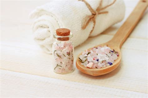 Epsom Salt Bath Weight Loss & Benefits - Ignore Limits