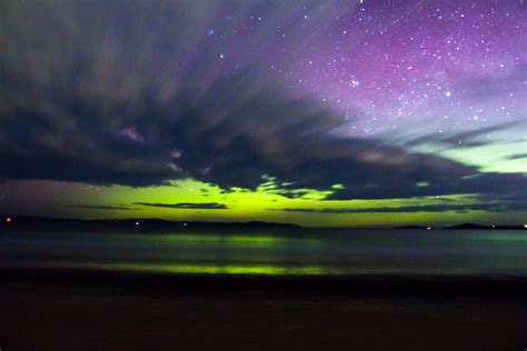 Aurora Australis, Seven Mile Beach, Tasmania, Australia : r/pics