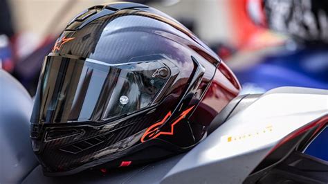 MO Tested: Alpinestars Supertech R10 Helmet Review | Motorcycle.com