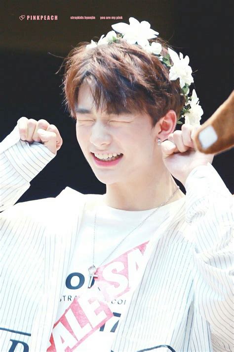 Hyunjin Stray kids 1st fansign #straykids #hyunjin | 스트레이 키즈 | Pinterest