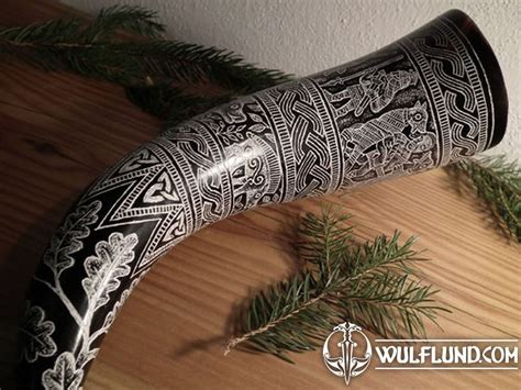 ENGRAVED DRINKING HORN WITH PRE-VIKING MOTIFS, 0.3 l - wulflund.com