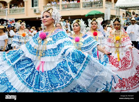 Panamanian Clothing