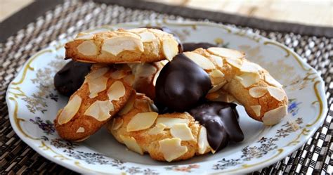 Recipe Exchange: Almond Crescents