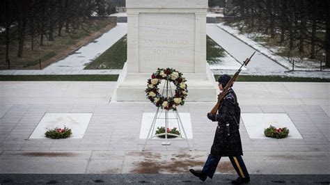 US Army guards continue watch at Tomb of the Unknown Soldier during ...