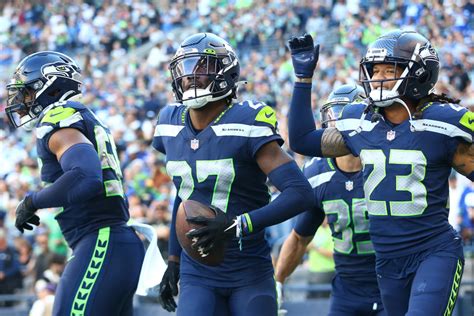 Seattle Seahawks announce 2022 Midseason Honor Roll