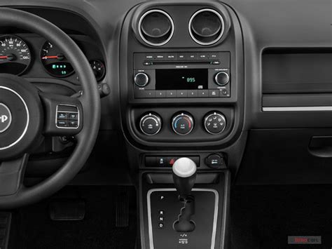 2012 Jeep Compass: 17 Interior Photos | U.S. News