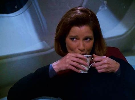 The Captain and Her Coffee : Photo | Star trek voyager, Star trek art, Captain janeway