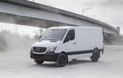 Mercedes-Benz mulls electric Sprinter van