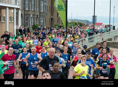 Edinburgh marathon may 2016 hi-res stock photography and images - Alamy