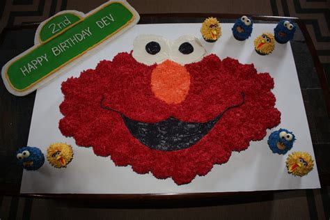 Elmo Cupcake Cake - CakeCentral.com