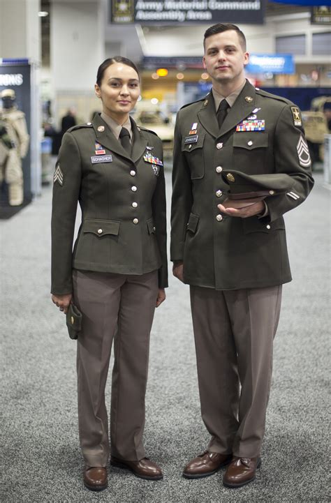 You're not seeing things: Soldiers at AUSA are wearing prototype ‘pinks ...