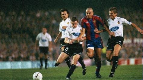 Ronaldo Barcelona vs. Valencia 26.10.1996 (Hattrick) 3:2 - YouTube