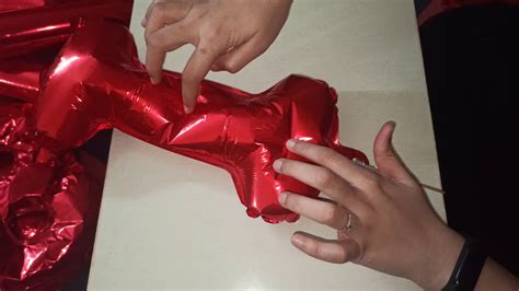 How to deflate foil balloons/ How to release air from foil balloons ...