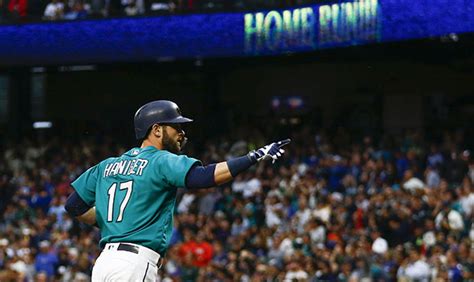 Mariners Injuries: Mitch Haniger looks 'entirely different' from a year ago