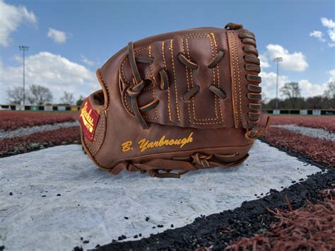 Personalized, Custom Baseball & Softball Gloves – Youth Baseball Gloves