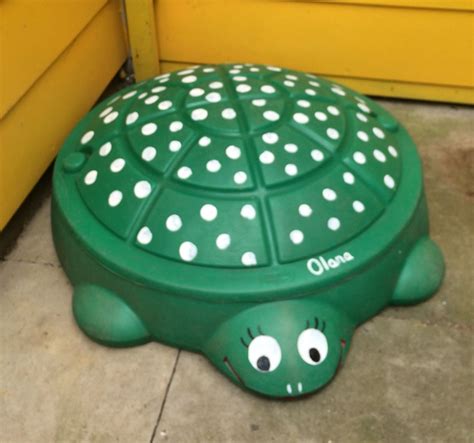 Turtle sandbox makeover to lady turtle! | Outdoor crafts, Yard decor ...