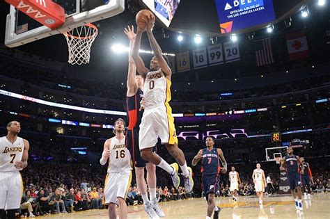 Photos: Lakers vs. Pistons 11/17/13 Photo Gallery | NBA.com