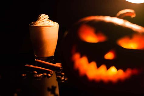 15 Starbucks Halloween Drinks (That Are 3 Spoopy 5 Me)