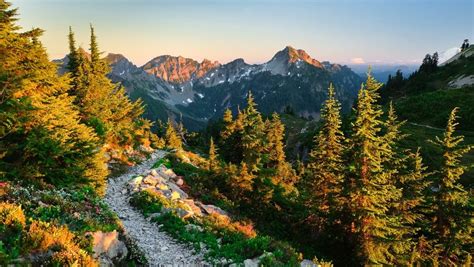 Fall in Love With the 11 U.S. National Scenic Trails | The Discoverer