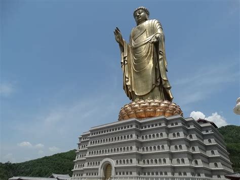 10 Largest Statues In The World