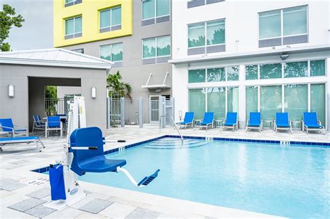 HOLIDAY INN EXPRESS & SUITES DORAL - MIAMI - Updated 2022 Prices & Hotel Reviews (FL)