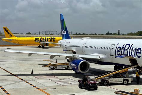 JetBlue makes yet another offer for Spirit — but this time is different ...