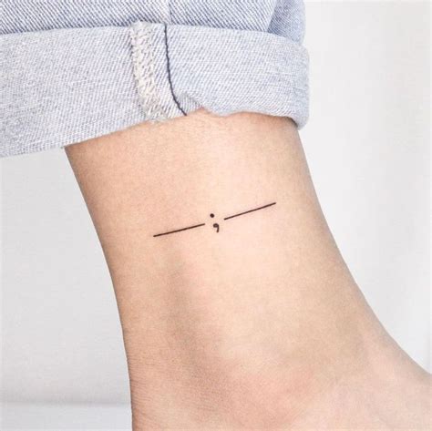 27 Unique Tiny Tattoos (Ideas, Designs & Meanings) | Minimalist tattoo ...