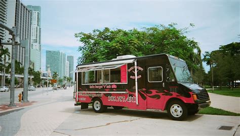 How Successful Food Trucks Choose the Best Locations