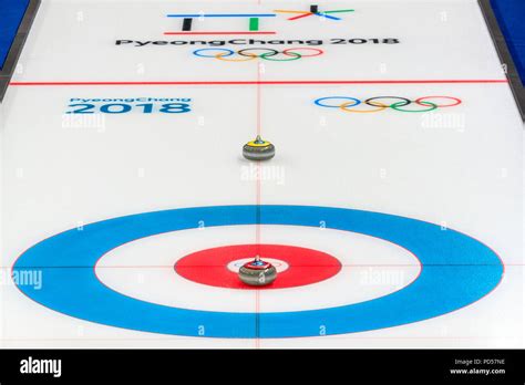 Curling sheet hi-res stock photography and images - Alamy