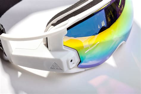 AR ski goggles you control with your eyes - ISRAEL21c