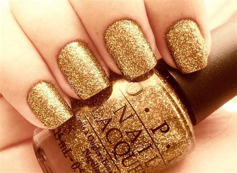 12 Golden Nail Arts I Want To Try - Stylebees.com