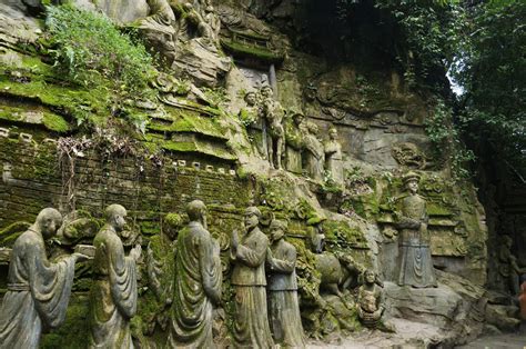 Mount Emei in China: hiking to the top of this sacred mountain