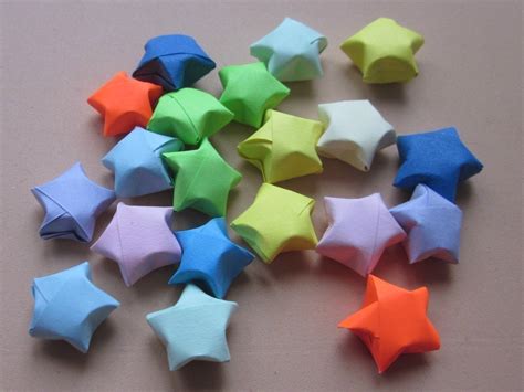 Lucky Paper Stars · An Origami Shape · Papercraft on Cut Out + Keep ...