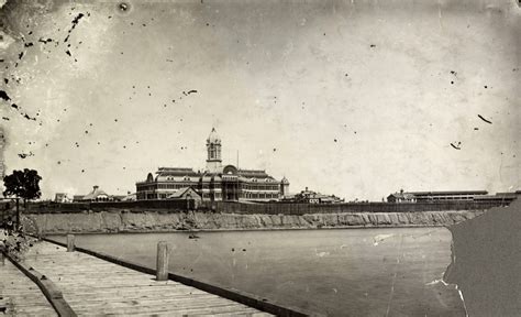 Crystal Palace – The Beautiful & Ornate Building Once at the Exhibition