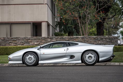 Jaguar XJ220 Gallery | | SuperCars.net