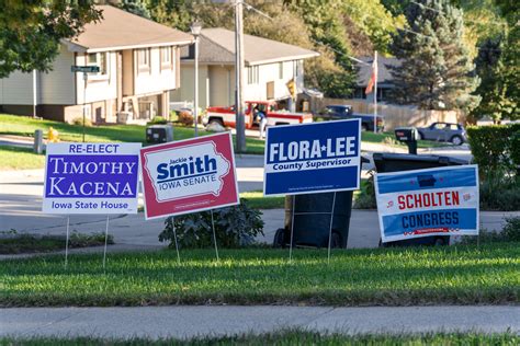 Political Lawn Signs in Sioux City, Iowa | Political yard si… | Flickr