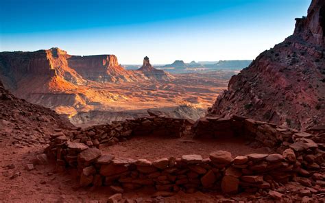 Serenity of the False Kiva: HD Wallpaper from Canyonlands National Park