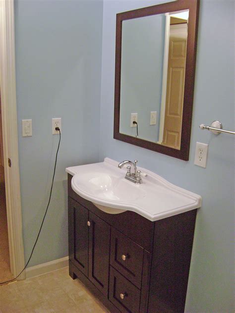 Narrow Vanities For Small Bathrooms / Small Bathroom Vanities ...