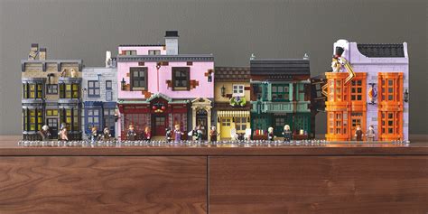 LEGO Diagon Alley debuts with 5,500-pieces, 12 minifigs, more - 9to5Toys