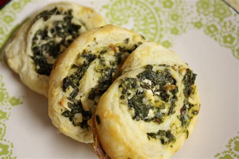 Two Minds Cook Alike: Spinach Cheese Rolls